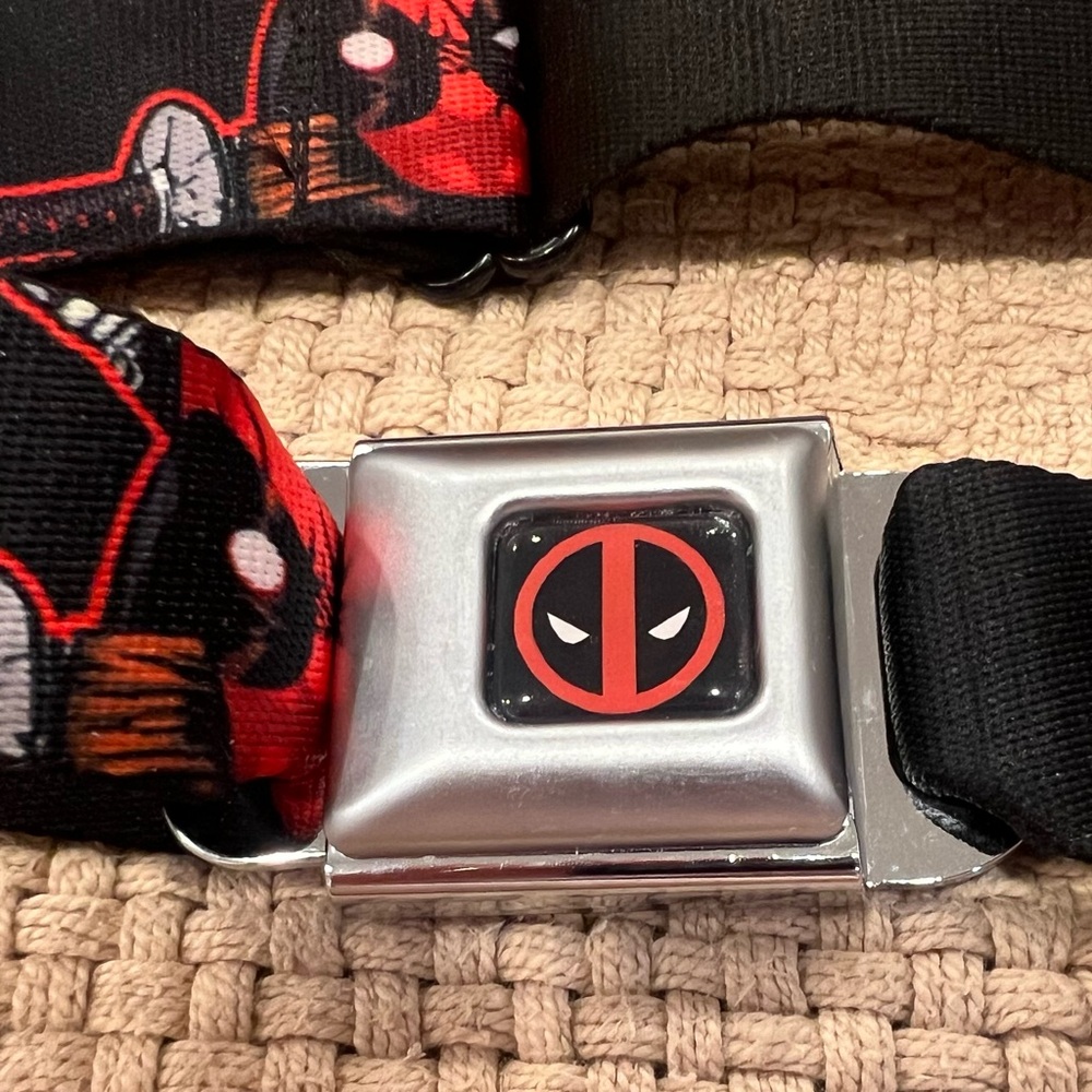 Marvel Deadpool Buckle Down Belt Size 24-38